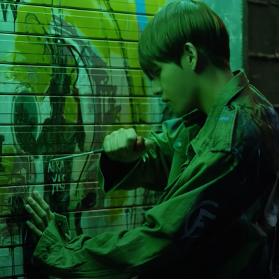 In his short film, V is scratching a graffiti with Abraxas' symbol before getting caught by the police (#3 STIGMA)